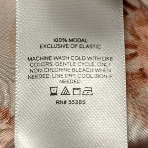 Express Floral Print Romper in Cream and Blush Pink - Size XS - Picture 8 of 8